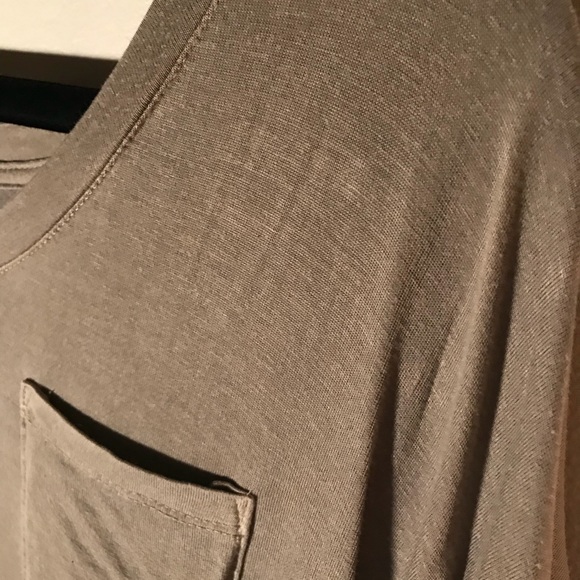 Green Short Sleeve Shirt - Picture 2 of 3